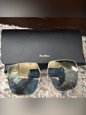 MaxMara sunglasses and Accessory Case with Gold Logo